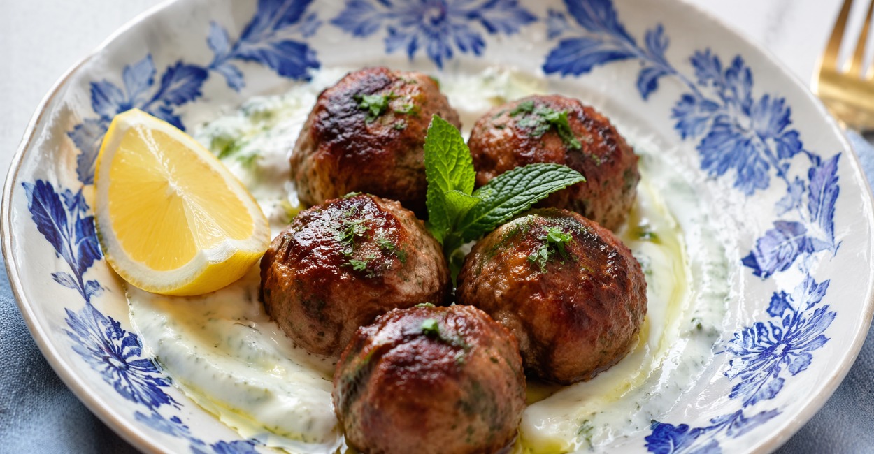 Вместо надоевших котлет готовлю мясные шарики кефтедес с мятой за 20 минут — все просят добавку
