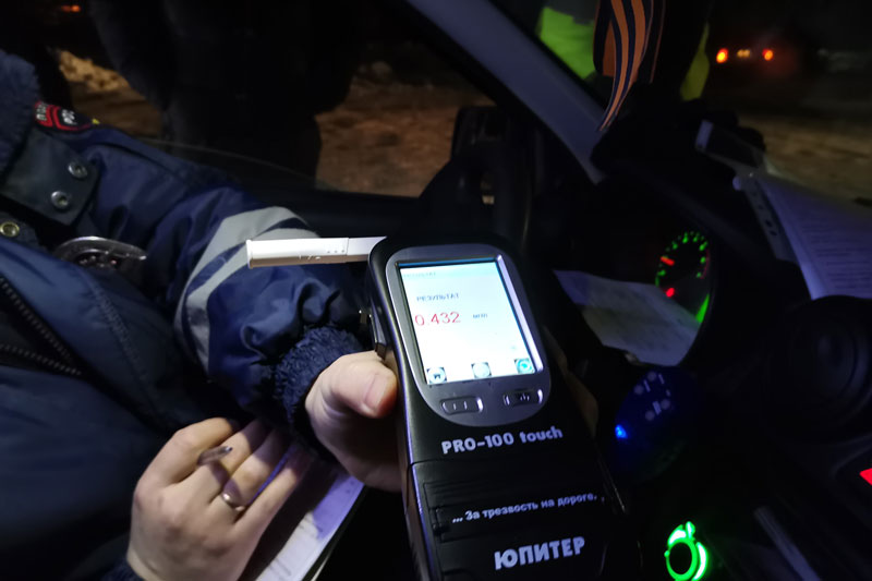 За три дня сотрудниками Госавтоинспекции Свердловской области задержано 230 водителей, допустивших грубые нарушения ПДД