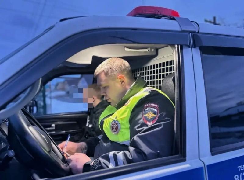 Обменял питбайк на авто: поездка 17-летнего уральца без прав обернулась протоколами | Жительница Урала понесёт ответственность за езду 17-летнего сына без прав Обменял питбайк на авто: поездка 17-летнего уральца без прав обернулась протоколами | Жительница Урала понесёт ответственность за езду 17-летнего сына без прав