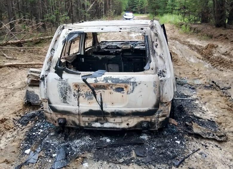 На Урале нашли сгоревший автомобиль с трупом и номерами Сахалина | На Урале в машине сожгли уроженца Красноярского края На Урале нашли сгоревший автомобиль с трупом и номерами Сахалина | На Урале в машине сожгли уроженца Красноярского края