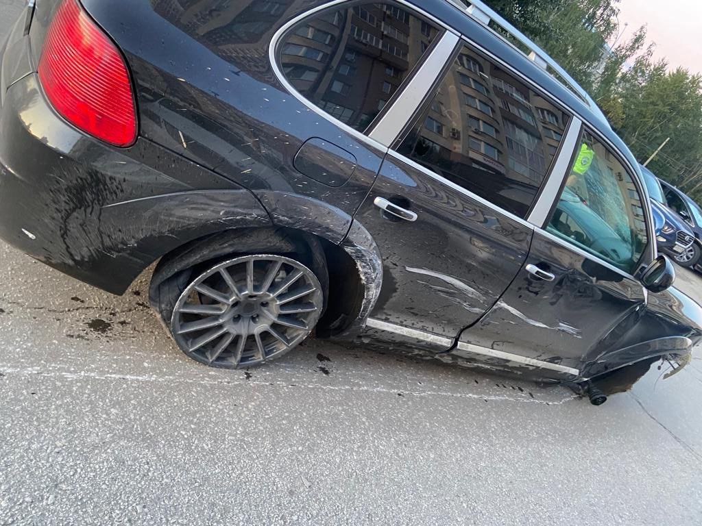 На Урале полиция с применением оружия задержала лихача на Porsche Cayenne