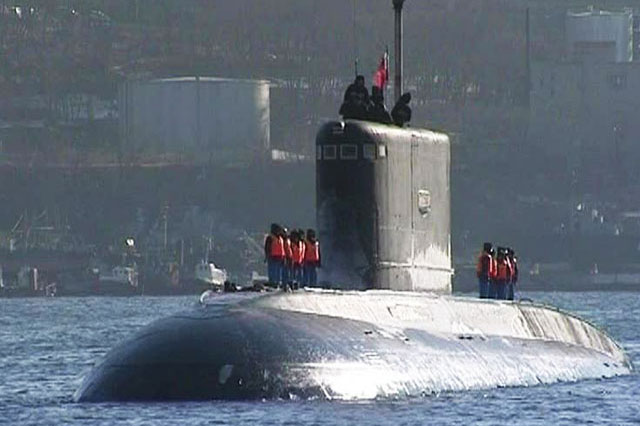 Командир подлодки "умер", желая прекратить любовный роман