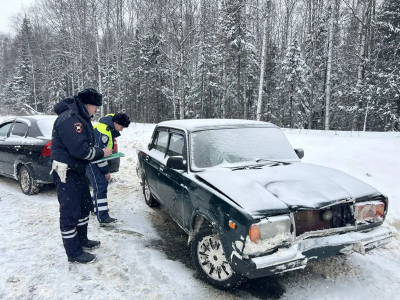 Помогали водителю и погибли: страшное ДТП на трассе Пермь — Екатеринбург | На трассе Пермь — Екатеринбург погибли две женщины