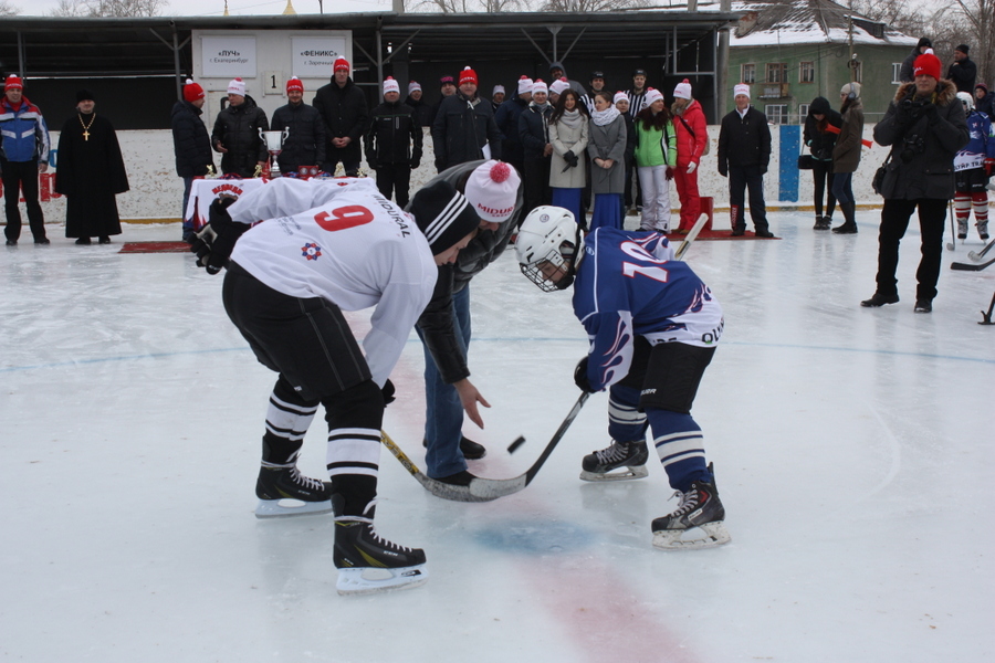 Хоккейный Кубок Сысертского детского дома вновь остался в Двуреченске Хоккейный Кубок Сысертского детского дома вновь остался в Двуреченске