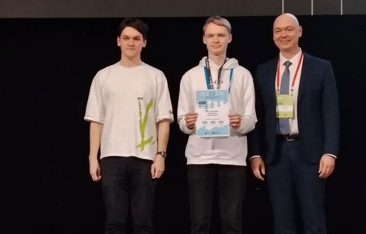 Школьник из Каменска-Уральского стал призёром международной олимпиады по программированию в Москве | Школьник из Каменска-Уральского взял «серебро» на олимпиаде по программированию
