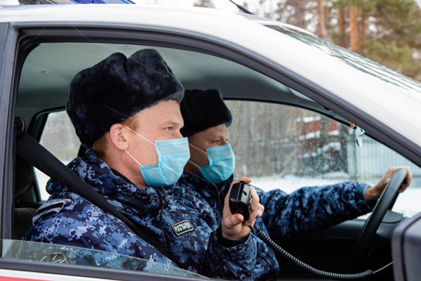 На Среднем Урале сотрудники Росгвардии задержали подозреваемого в краже крупной партии смартфонов