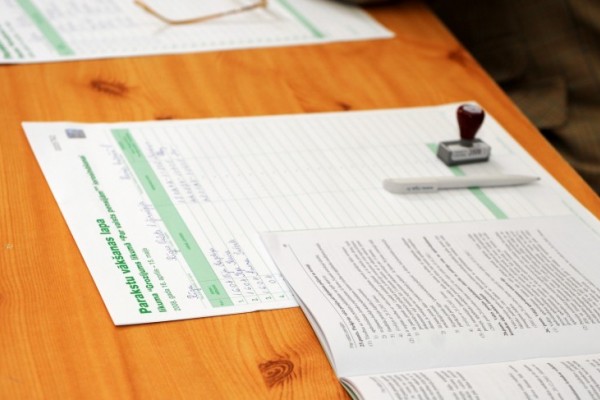 Кредит до зарплаты - дорогое удовольствие. Проще занять у друга!