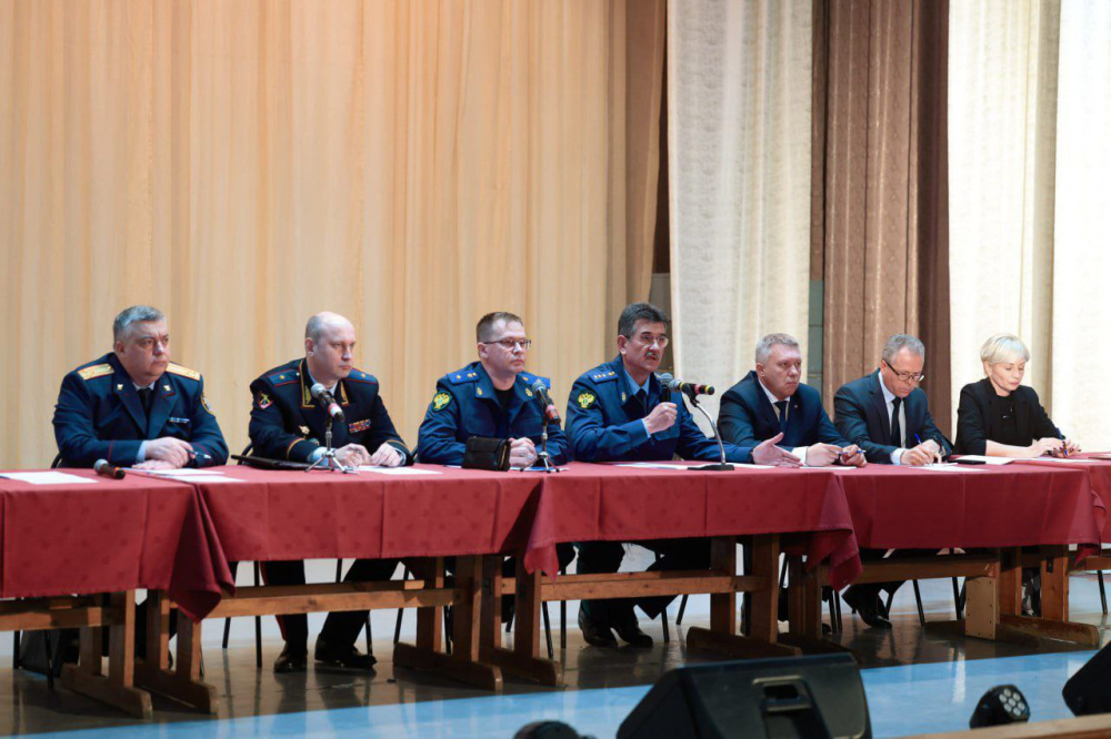 В Коркино после протестов из-за убийства таксистки подожгли дом и автомобиль. Что будет дальше? | В день похорон таксистки возможны провокации — ситуация в Коркино 
