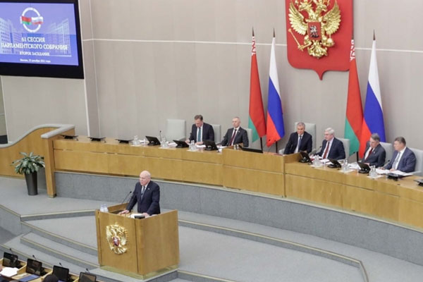 Депутатов и сенаторов ограничили в выезде из России | Сенаторам и депутатам выставили условие для зарубежных поездок