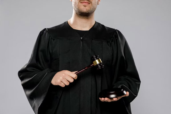 Экс-главу «Гортранса» Екатеринбурга Сергея Нугаева выпустили из СИЗО  | Бывший глава «Гортранса» Екатеринбурга отпущен под домашний арест 