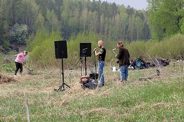 Экологический субботник в деревне Кодинка: Жители активно борются за чистоту и сохранность природы Экологический субботник в деревне Кодинка: Жители активно борются за чистоту и сохранность природы