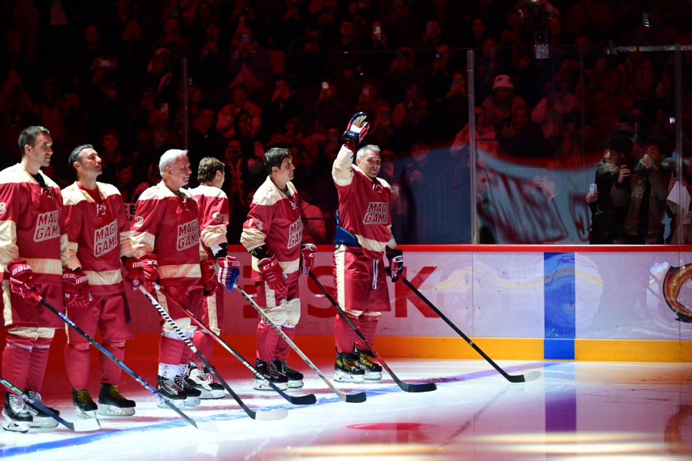 В Екатеринбурге состоялся матч мировых звёзд хоккея  | Матч мировых звёзд хоккея прошёл в Екатеринбурге