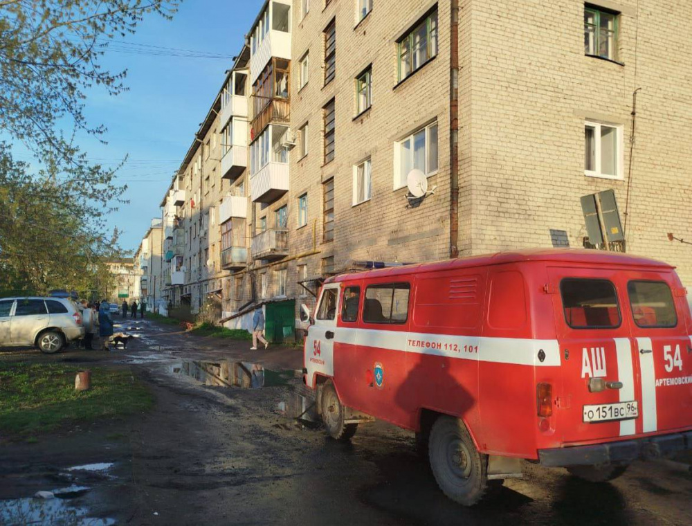 Женщина пострадала при хлопке в пятиэтажке в посёлке Буланаш  | При хлопке в посёлке на Урале пострадала женщина 