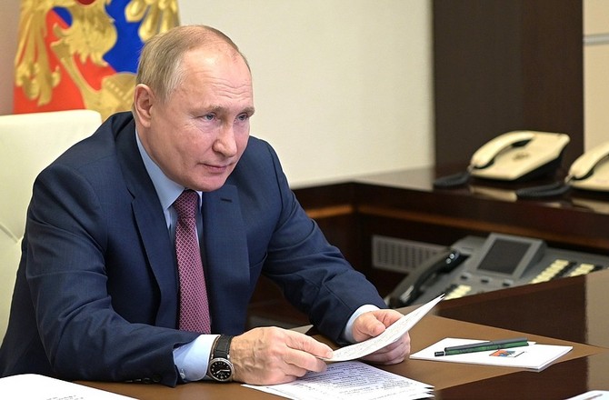 Путин разрешил «УГМК-Инвест» и НОВАТЭКу купить активы у компаний из недружественных стран