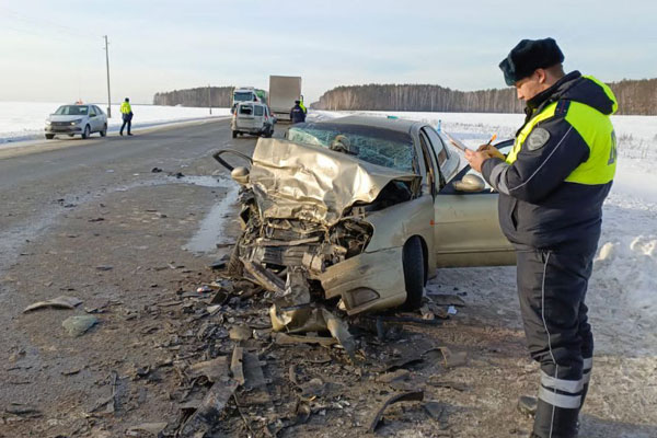 В аварии на Тюменском тракте пострадали 5 человек. Трое в реанимации с тяжелыми травмами