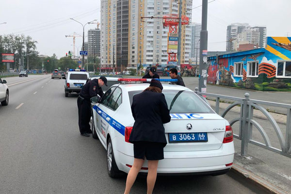 В Екатеринбурге в отношении двух водителей возбуждены уголовные дела за дачу взятки сотрудникам полиции