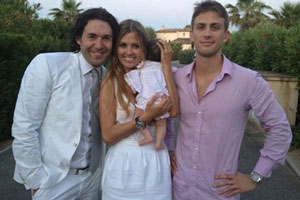 В Сети появились фотографии лица дочери Виктории Бони