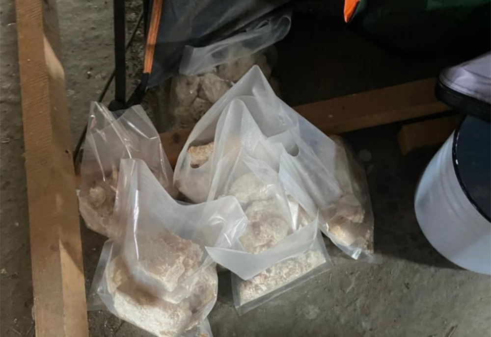 ФСБ накрыла на Урале нарколабораторию, изъято 15 килограммов наркотиков  | На Урале ФСБ закрыла лабораторию с 15 кг. наркотиков 