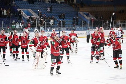 «Автомобилист» проиграл аутсайдеру в домашнем матче