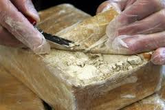 В Миассе девушка «толкнула» героин В Миассе девушка «толкнула» героин